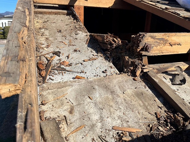 甲府市　瓦屋根工事